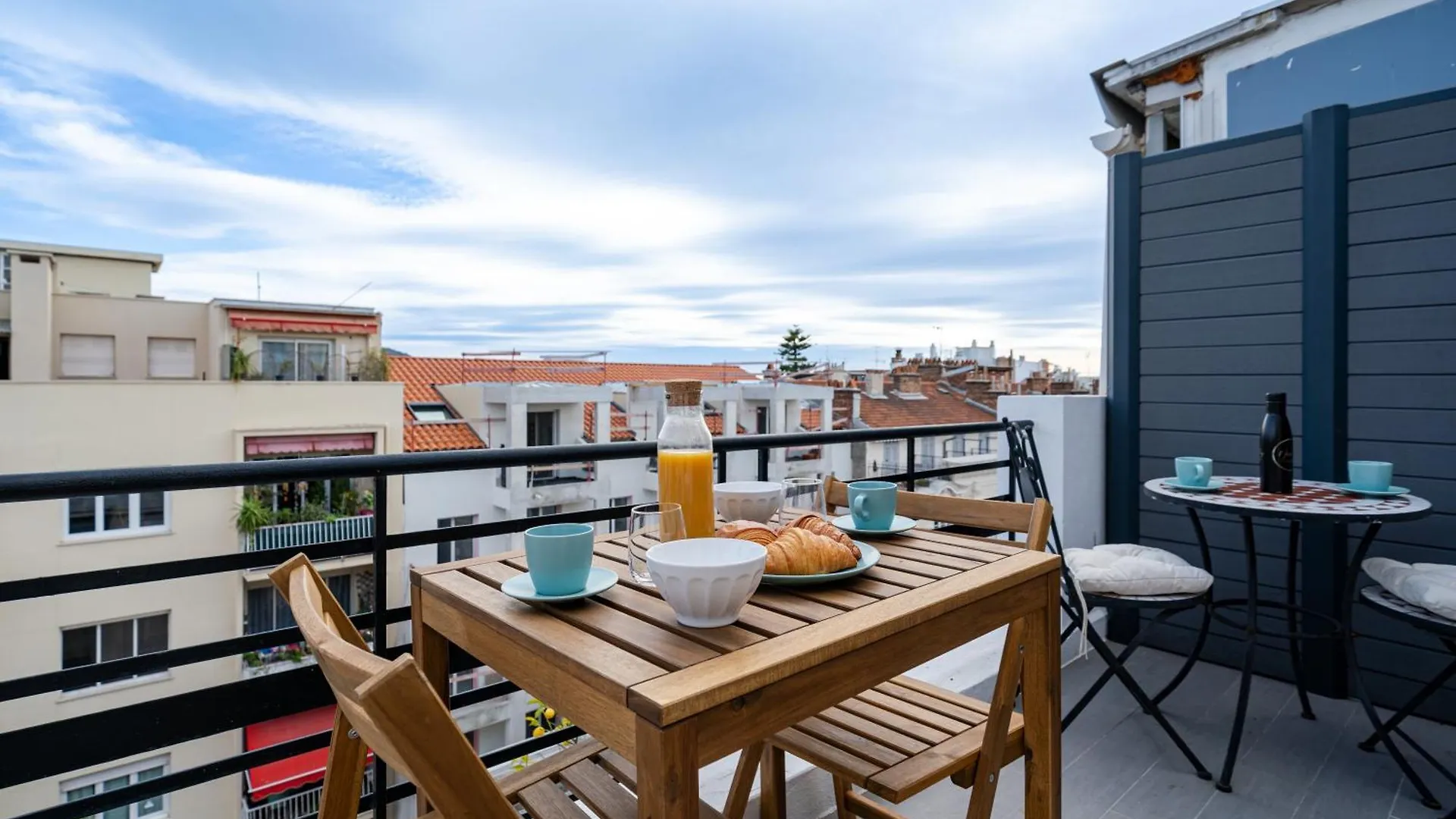 ניס Top Floor Terrace - Dernier Etage Terrasse Cosy דירה